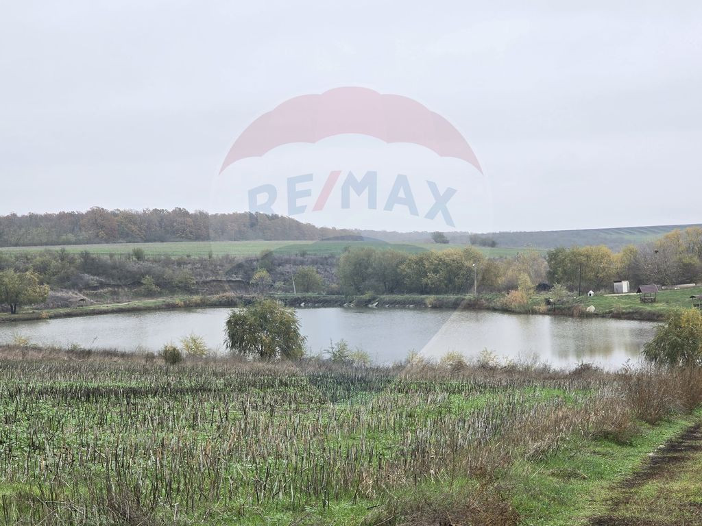 DE VANZARE LAC Pescuit sportiv 6,7ha + TEREN 6,3ha