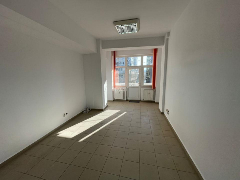 Spatii comerciale de inchiriat, zona Pacurari-Body Line, Ias