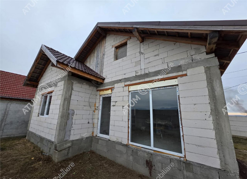 Casa individuala cu 3 camere si teren 330mp in Cristian jud