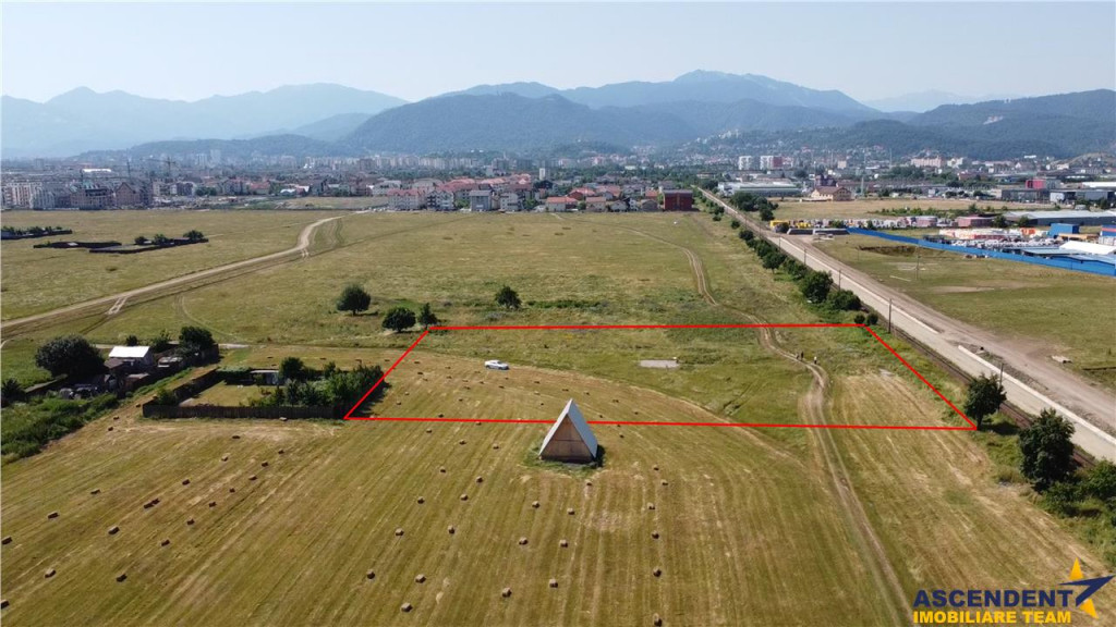 Teren intravilan pretabil:constructie blocuri vile investiti