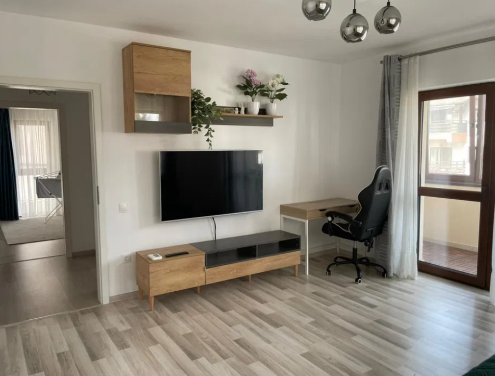 Apartament 3 camere, decomandat - zona Sanpetru