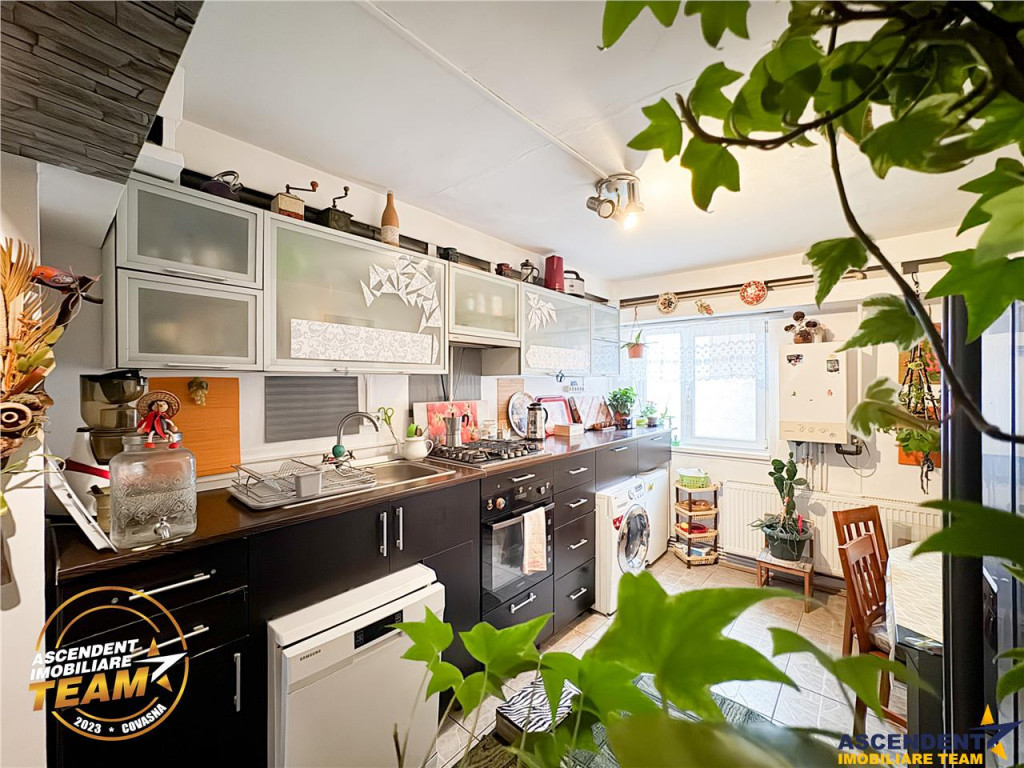 FILMTUR 3D!! Apartament cu 3 camere luminos, loc parcare, zo