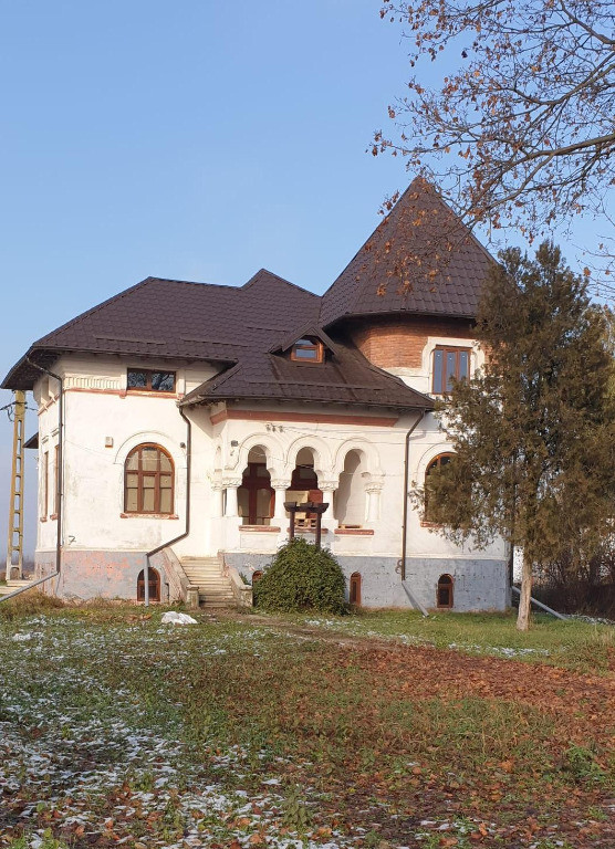 Conac neoromanesc, Poienarii Burchii, judetul Prahova