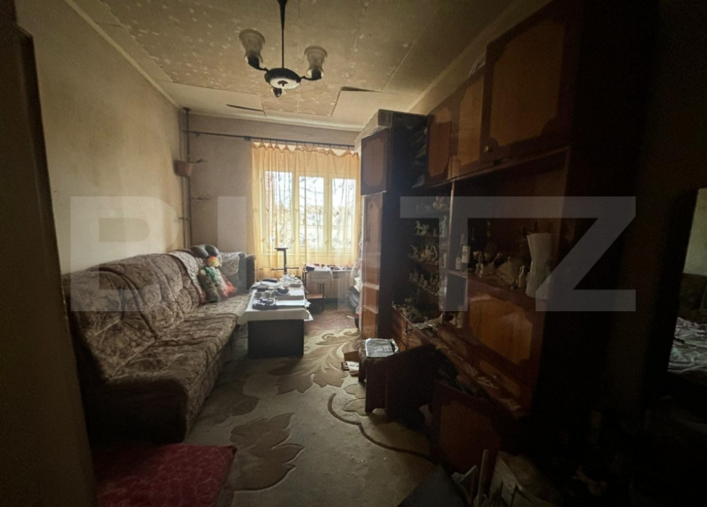 Casa de vanzare, 37 mp, teren 515 mp, zona Titulescu - Semic