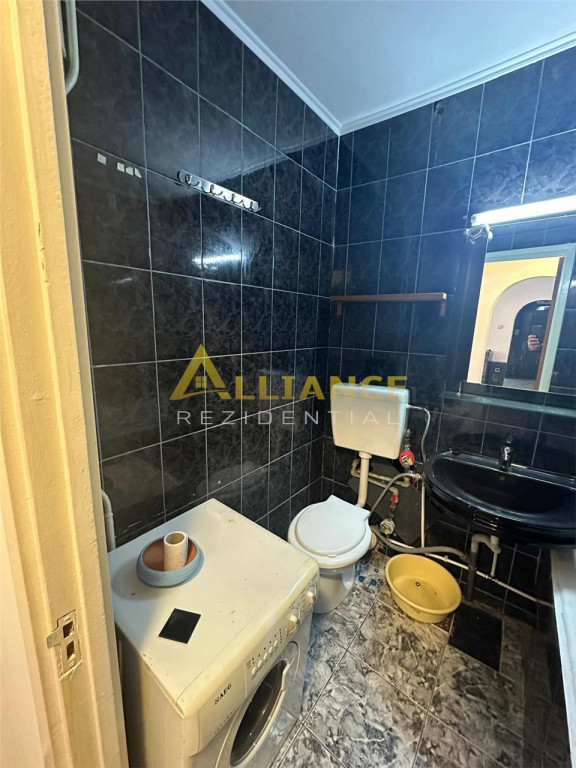 Apartament 3 camere 65 mp, 350 euro, aproape statii autobuz