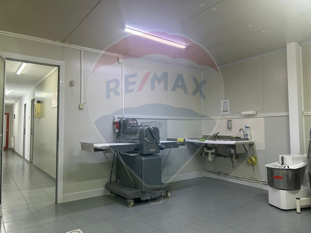 De vanzare spatiu comercial stradal in Corbeanca IF