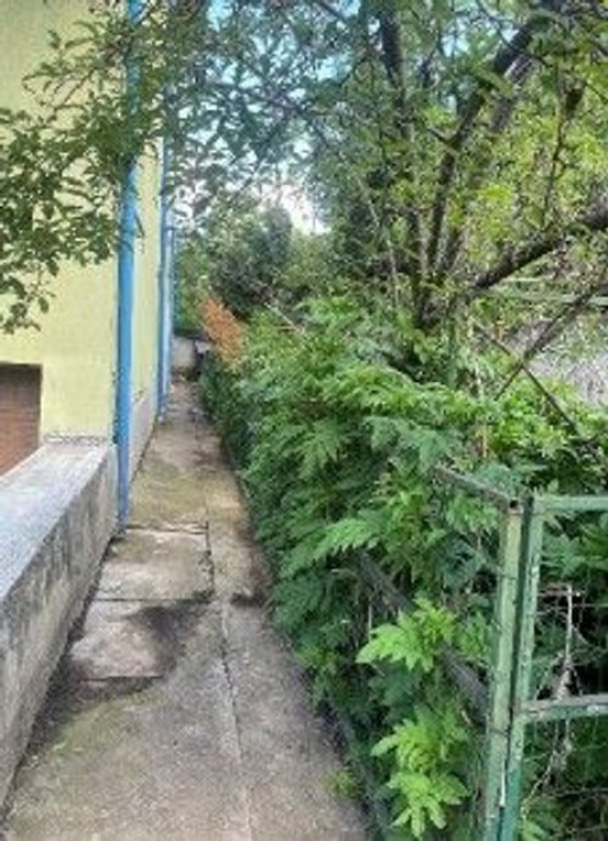 Metrou Laminorului Vila S+P+1+M nefinisata la interior zo...