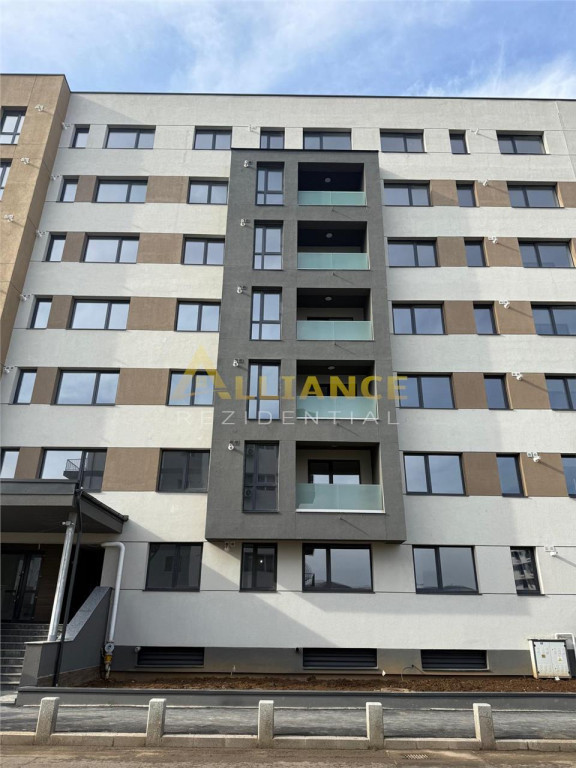 2 camere, gata de mutare, Grand Arena