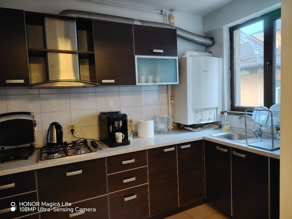 Apartament 3 camere zona Traian ,Delea Veche cu centrala