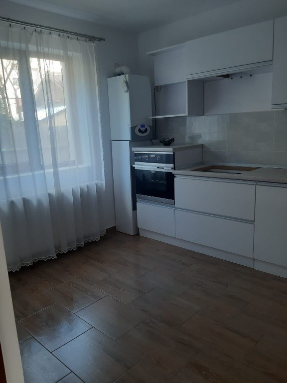 Vila 5 camere Popesti Leordeni loc de parcare