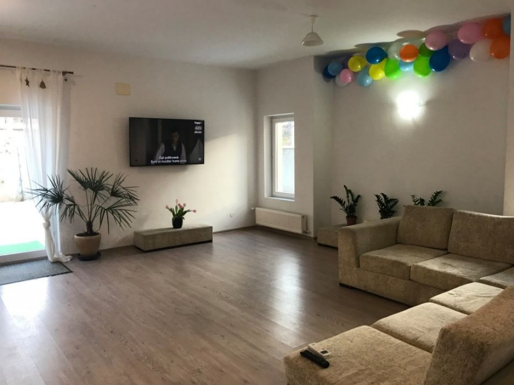 Apartament 3 camere zona Aparatorii Patriei