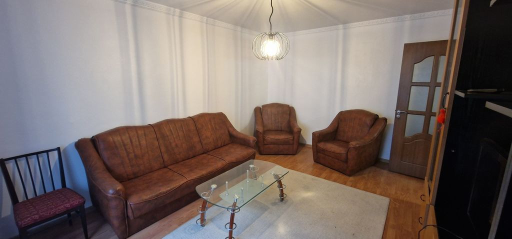 Inel 2 , 3 camere decomandate, etajul 1