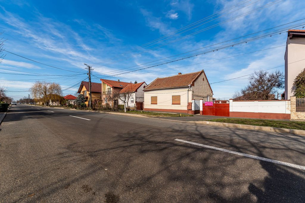 XCity Towers: 3 camere modern, etaj 2, living generos