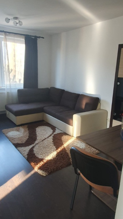 Zona Magazinului Universal, 3 camere, etaj 4