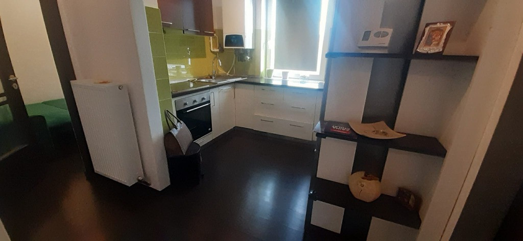 Zona Magazinului Universal, 3 camere, etaj 4