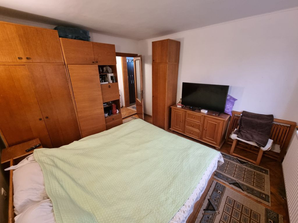 Apartament decomandat 3 cametre zona Casa de Cultura