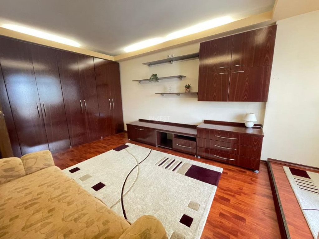 Apartament 2 camere decomandat-Podu Ros-etaj 3-bloc fara ris