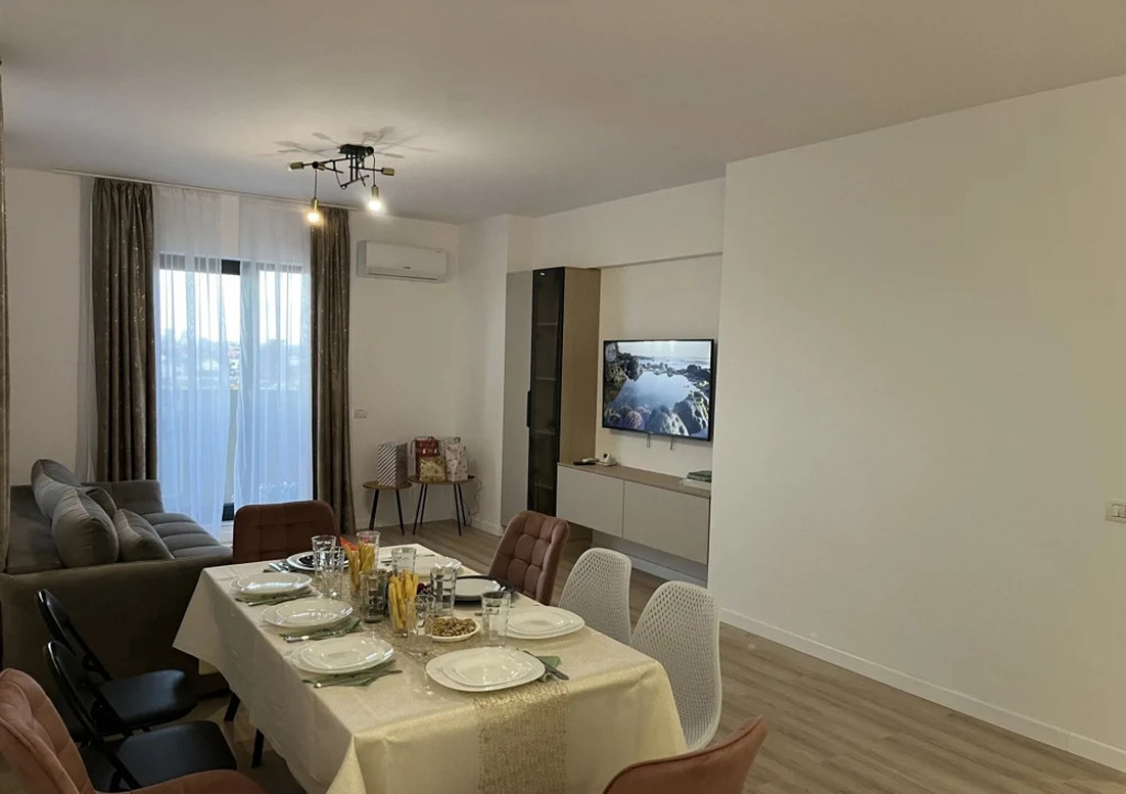 Apartament 3 camere | 84 mp | zona Km 5 | încălzire in par