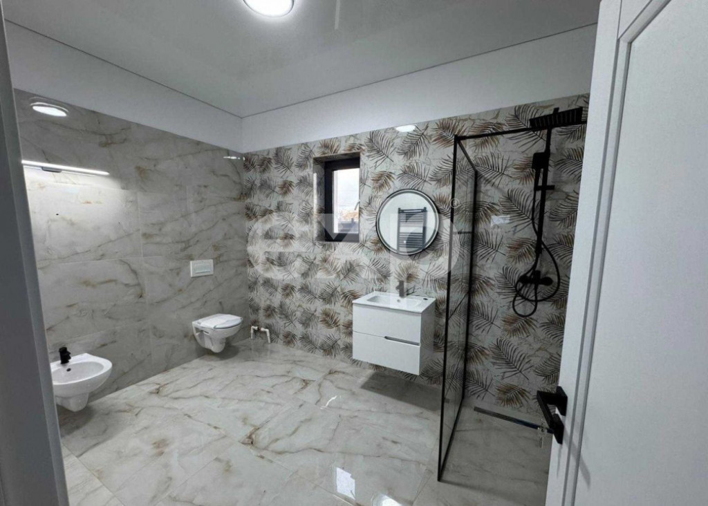 OCAZIE DE NERATAT! APARTAMENT IN VILA! curte si intrare priv