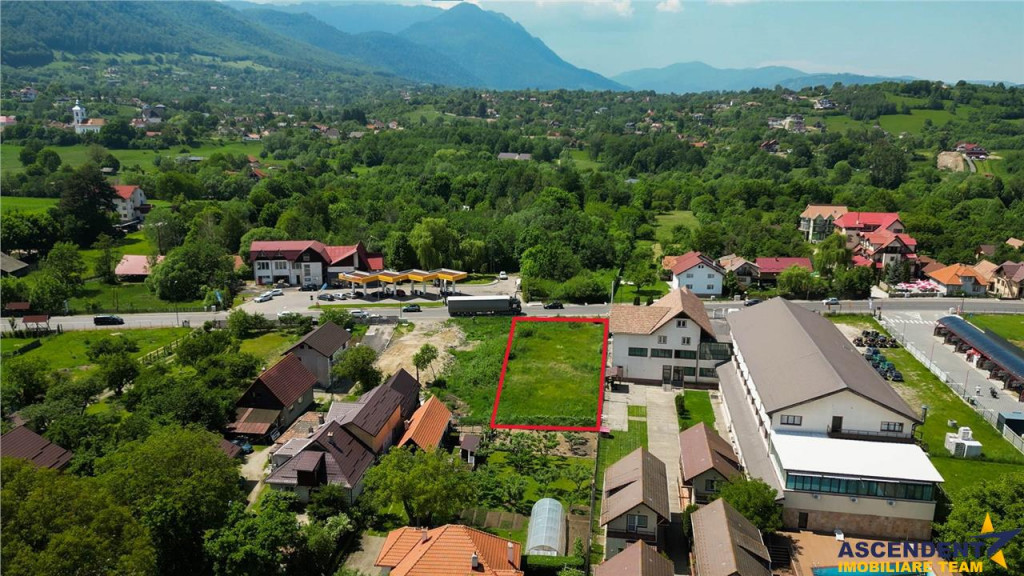 FILM!Punct de atractie:intravilan in vecinatatea Castelului