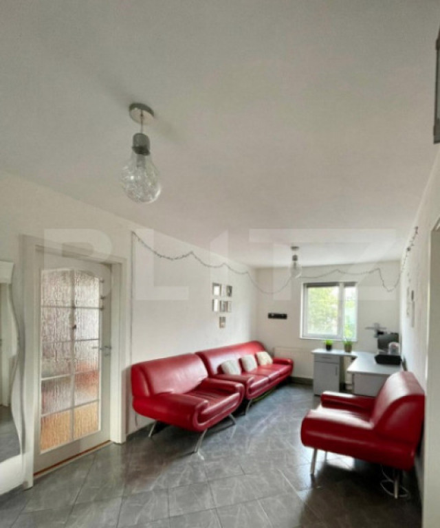 Apartament 4 camere, decomandat, etaj intermediar, la cheie,