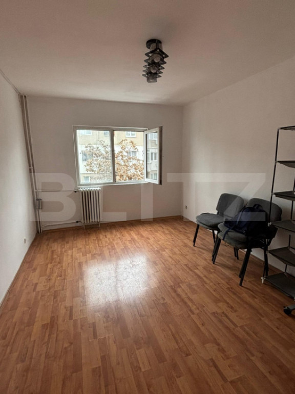 Garsoniera, 28 mp, zona Mihai Bravu