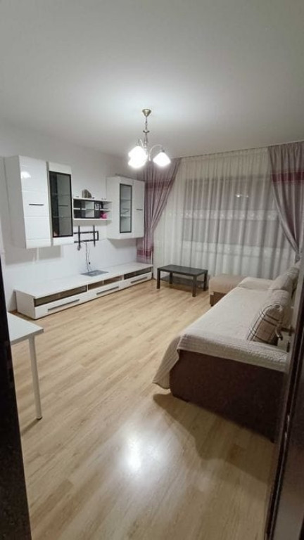 Închiriez Apartament de 2 camere, 70 mp - Cartier Latin