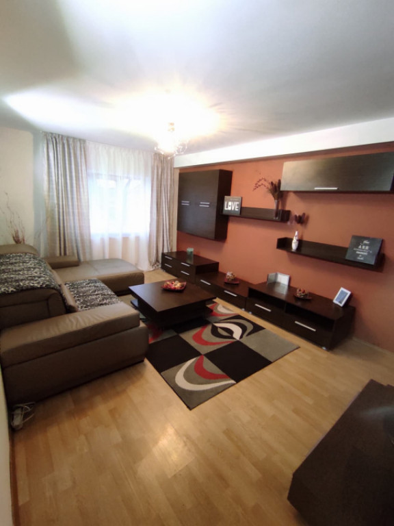 Apartament 2 camere, decomandat de 55mp, zona Brazda lui Nov