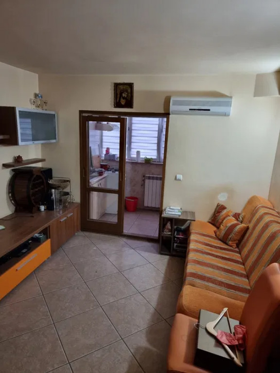 Apartament cu 2 camere decomandate Zona Burdujeni - Cuza Voda 1