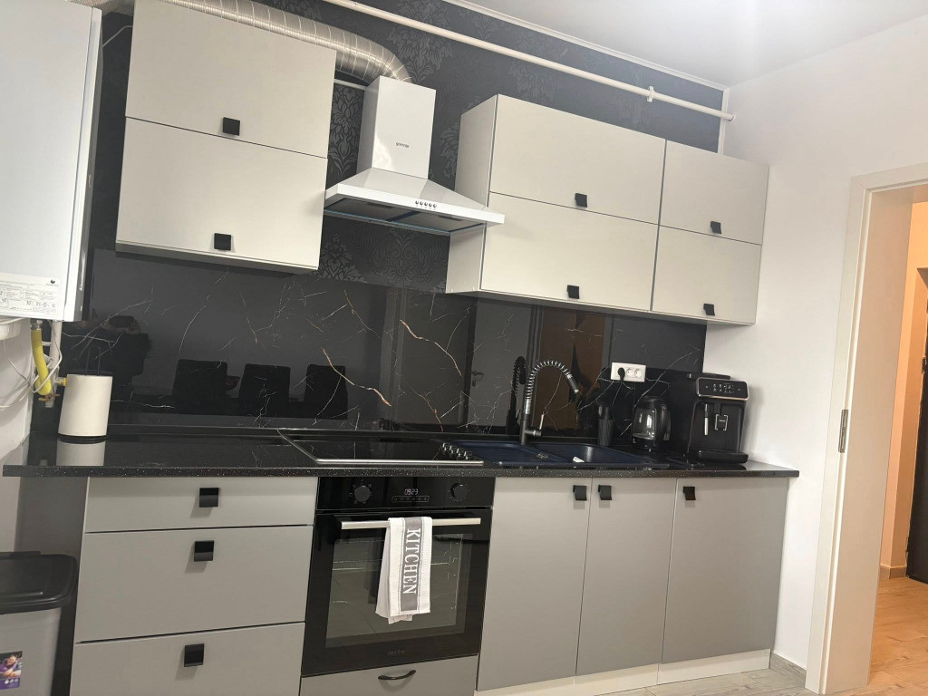 Apartament de 2 camere zona SANPETRU,