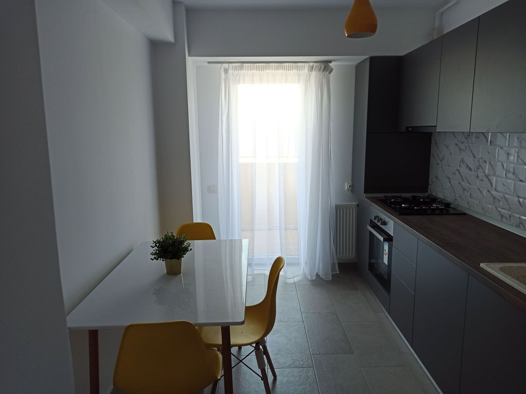 Studio bine compartimentat, parcare, complet mobilat, ren...