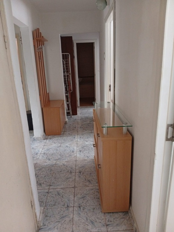 Zona P.Dulfu,4 camere, etaj 1, garaj