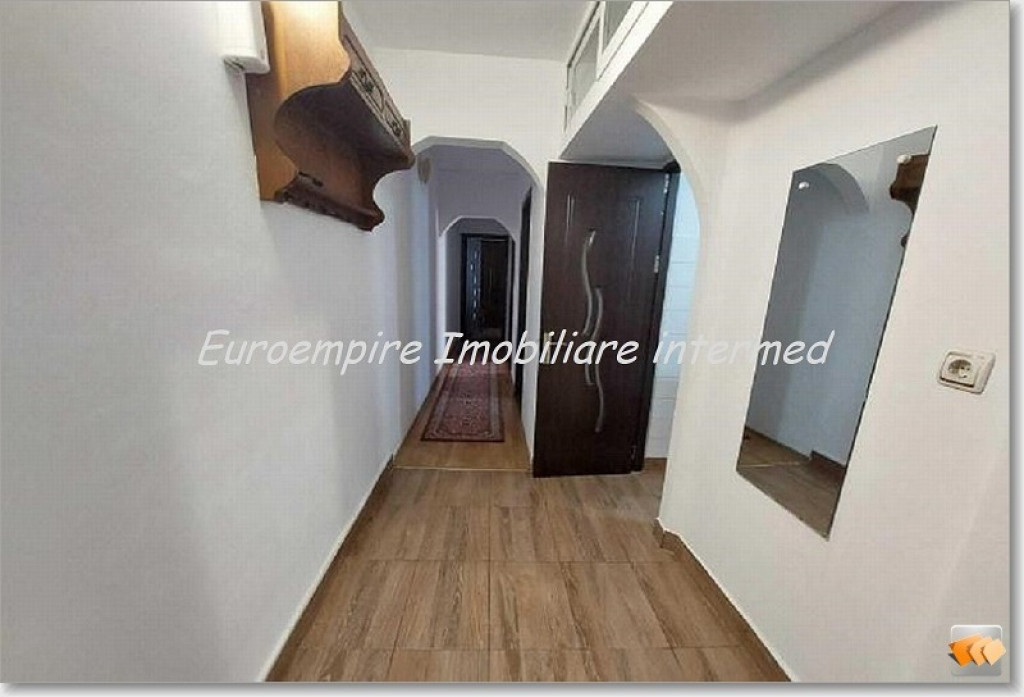 Apartament 3 camere zona Casa de Cultura