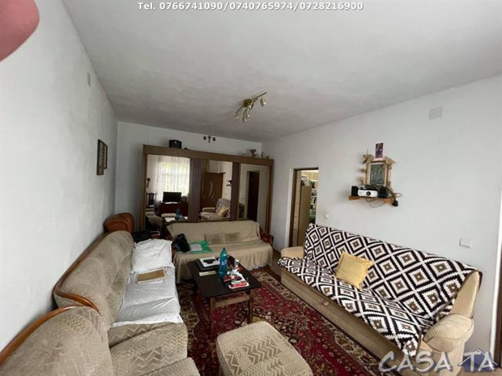 Apartament 3 Camere, Etaj 2, Strada Aleea Plopilor