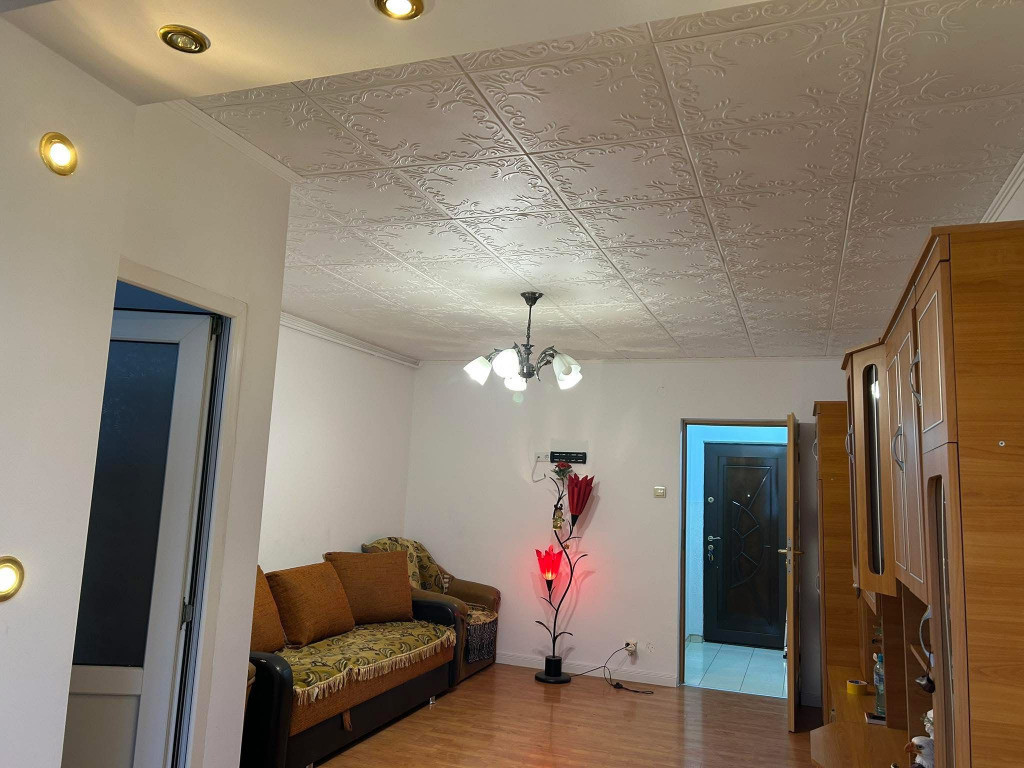 Garsoniera decomandata - zona Astra