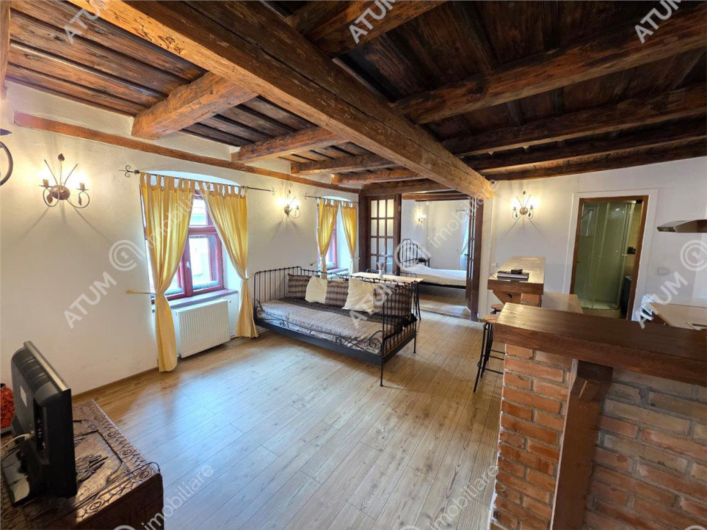 Apartament cu 3 camere decomandate in Centrul Istoric din Si