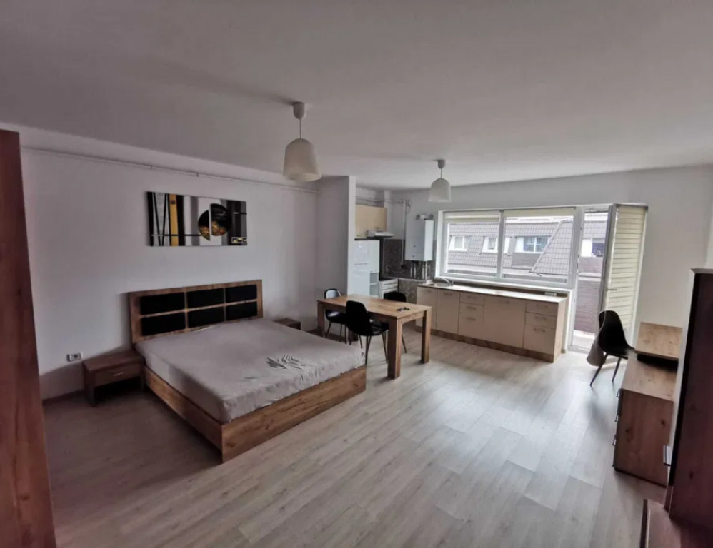 Garsoniera decomandata - zona Sanpetru