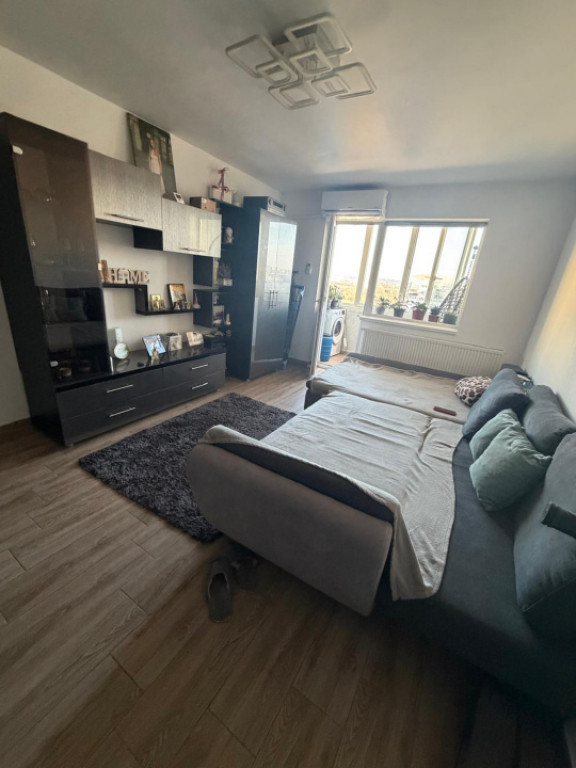 Apartament semidecomandat 55 mp, cv9