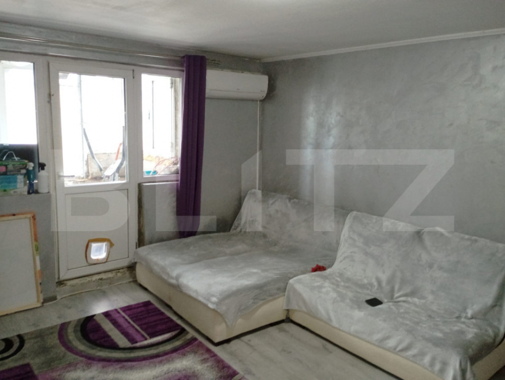 Apartament semidecomandat 50 mp, Micro 4, etaj 4 – scară