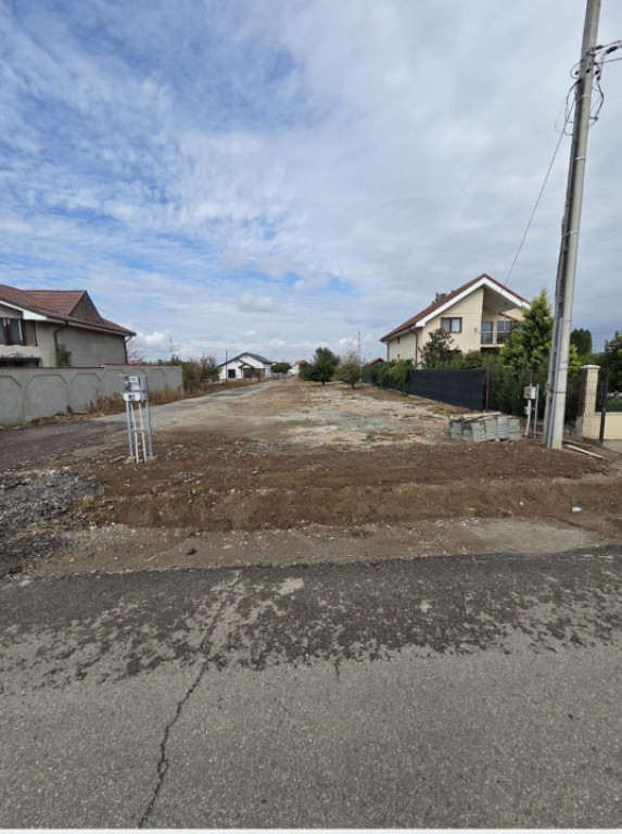 Teren intravilan de vânzare, 700 mp – Albesti