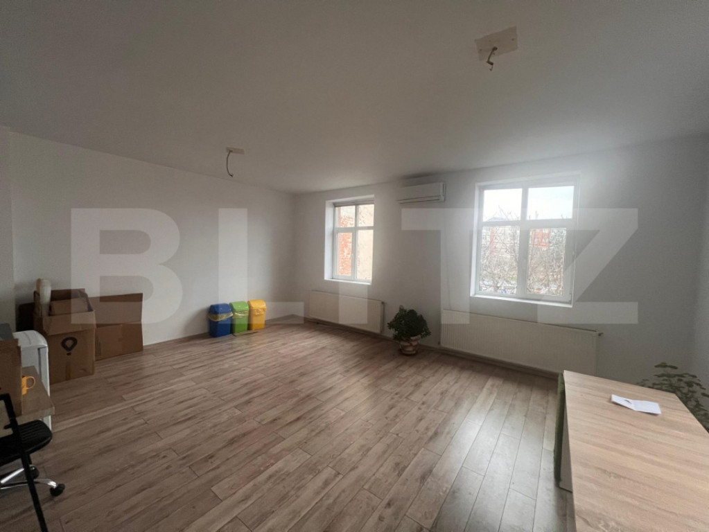 Spatiu birou, 44 mp, zona Gării
