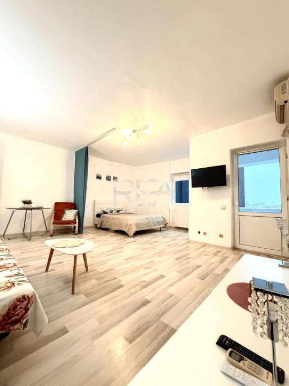 Garsonieră Vitan Mall, et. 9, an 2001, 53 mp, renovata