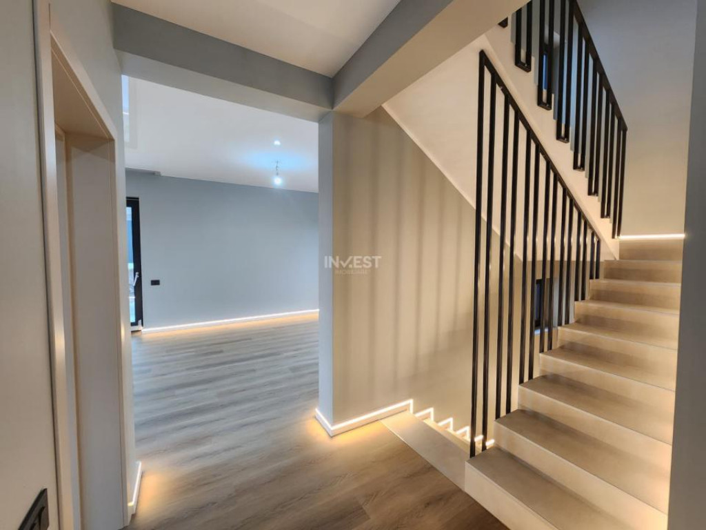 CASA 4 CAMERE , 2 BAI , 120 MP UTILI , MIROSLAVA