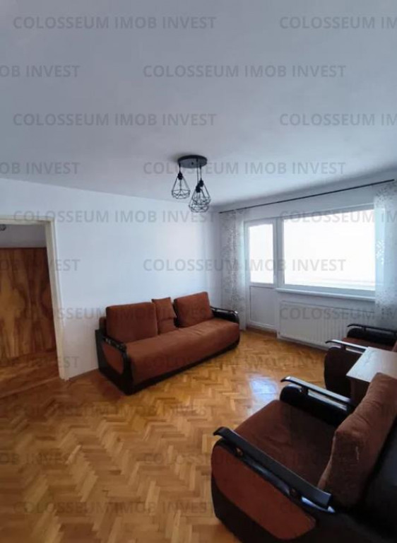 Apartament 3 camere, semidecomandat - zona Astra