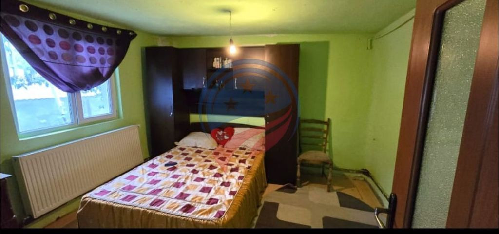 Casă de vânzare la stradă principală – 185 mp teren