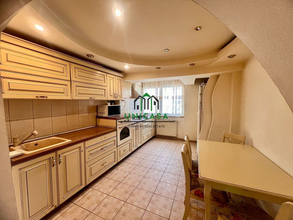 Apartament 4 camere/Zona Centrală/Splaiul Independentei ...