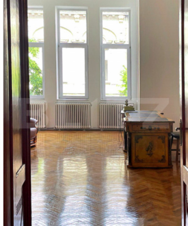 Inchiriere apartament cu 2 camere, 74 mp, zona Piata de Vech