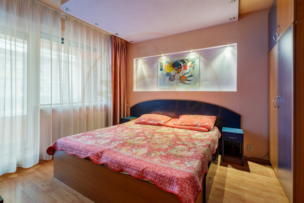 Apartament 3 camere decomandat centrala proprie