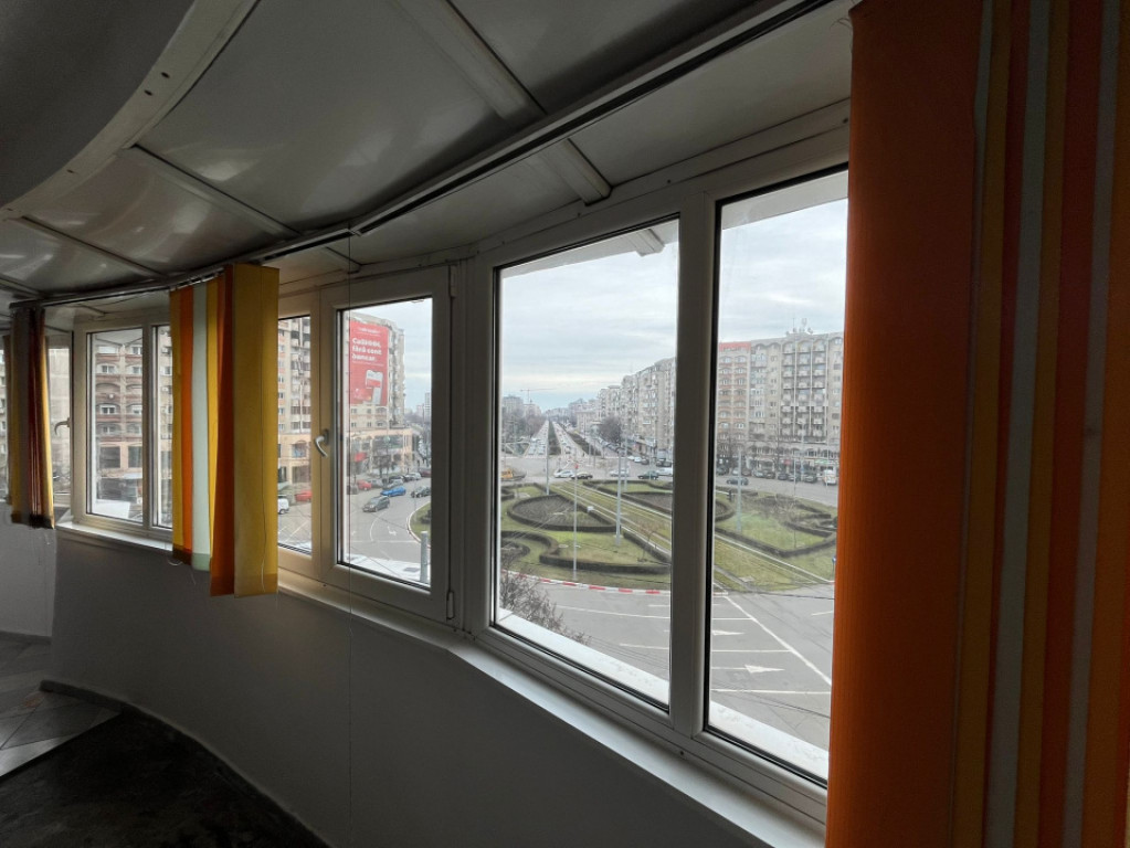 Oferta de închiriat apartament cu 2 camere central