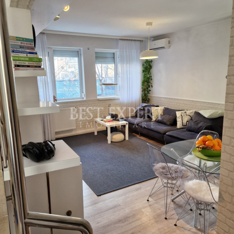 Vilă de vânzare – mobilată și utilată/complex privat